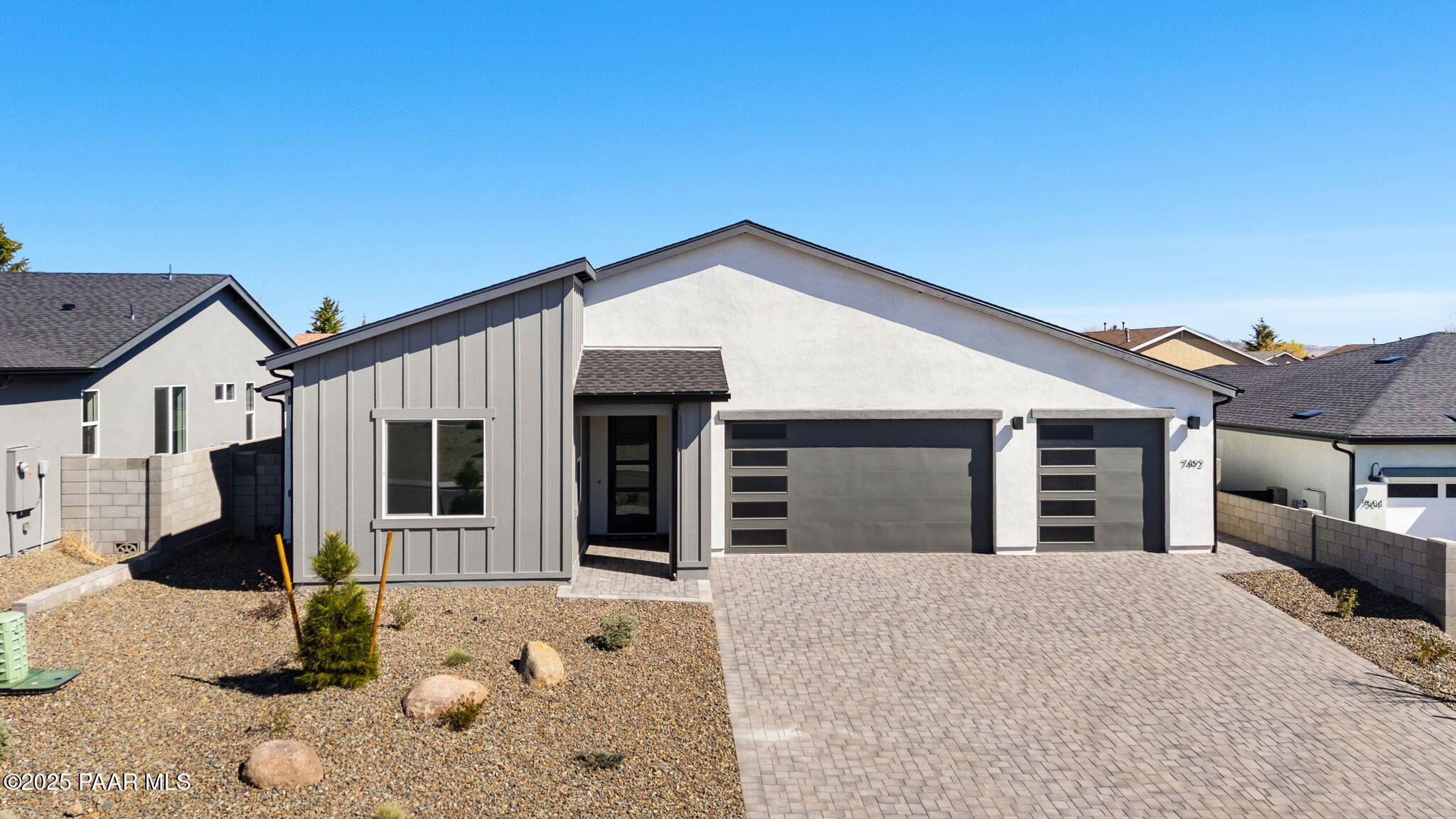7492 E Louie Lane