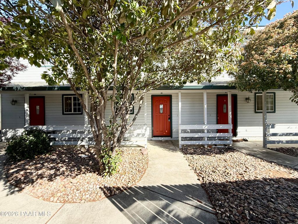 Photo of 3160 N Navajo Drive #B, Prescott Valley, AZ 86314 (MLS # 1081805)