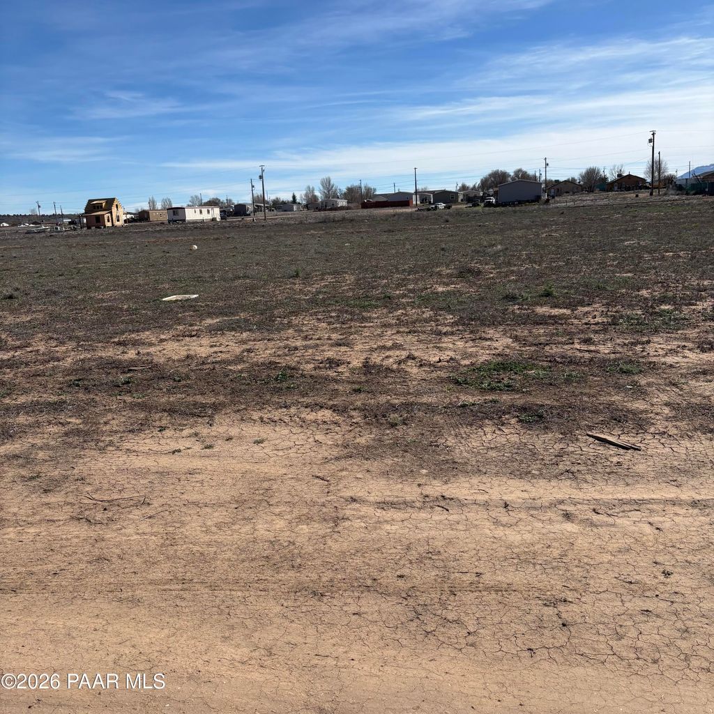 Photo of 435 W Guymas Trail, Paulden, AZ 86334 (MLS # 1079897)