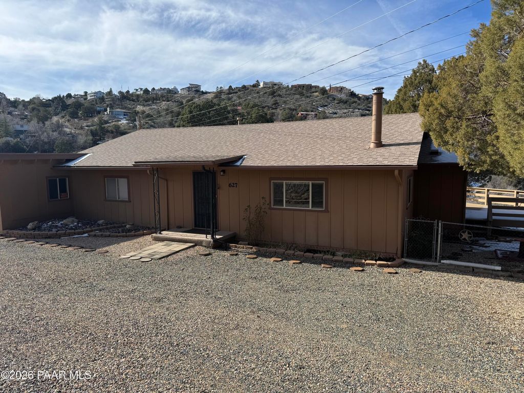 Photo of 627 S Pinon Place, Prescott, AZ 86303 (MLS # 1078686)