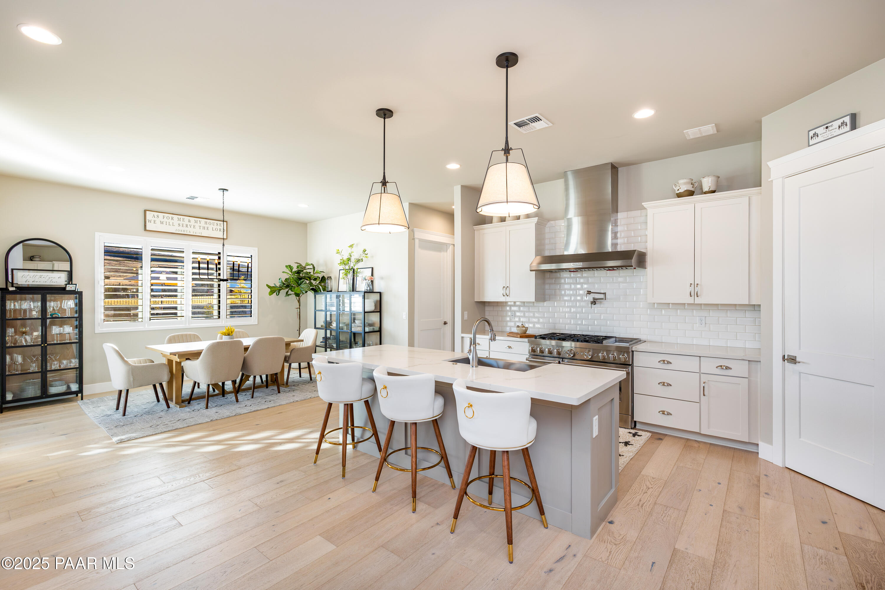 4610 E Cheshire Loop