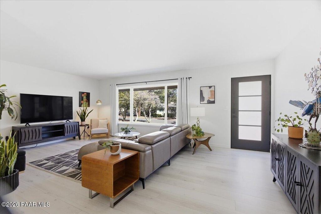 Photo of 512 Westwood Drive, Prescott, AZ 86303 (MLS # 1079866)