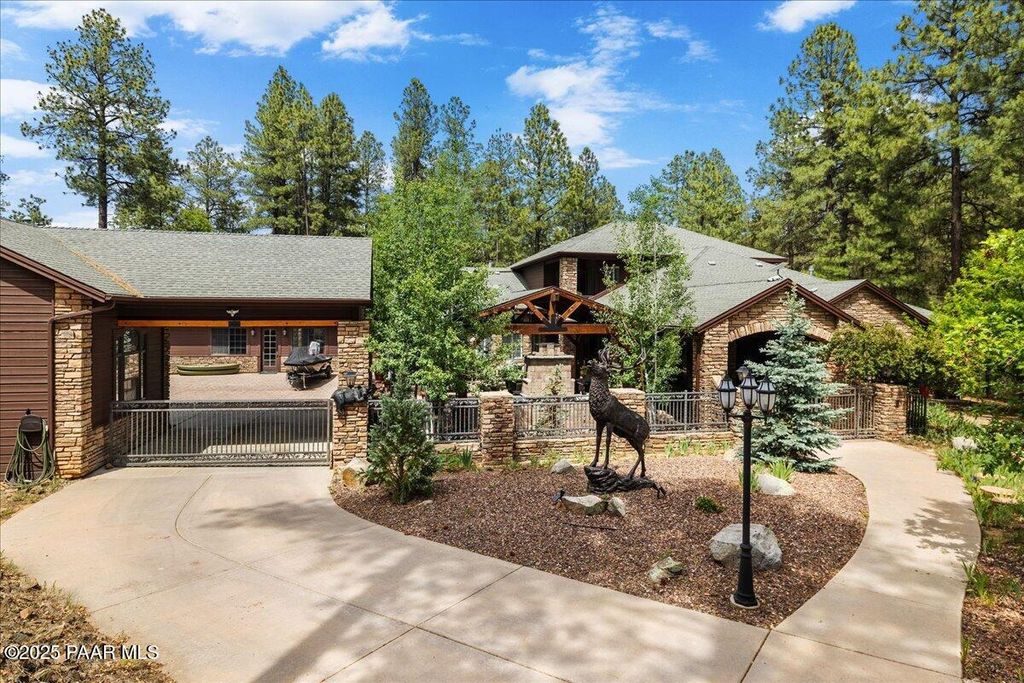 Photo of 5500 S Walker Road, Prescott, AZ 86303 (MLS # 1077933)