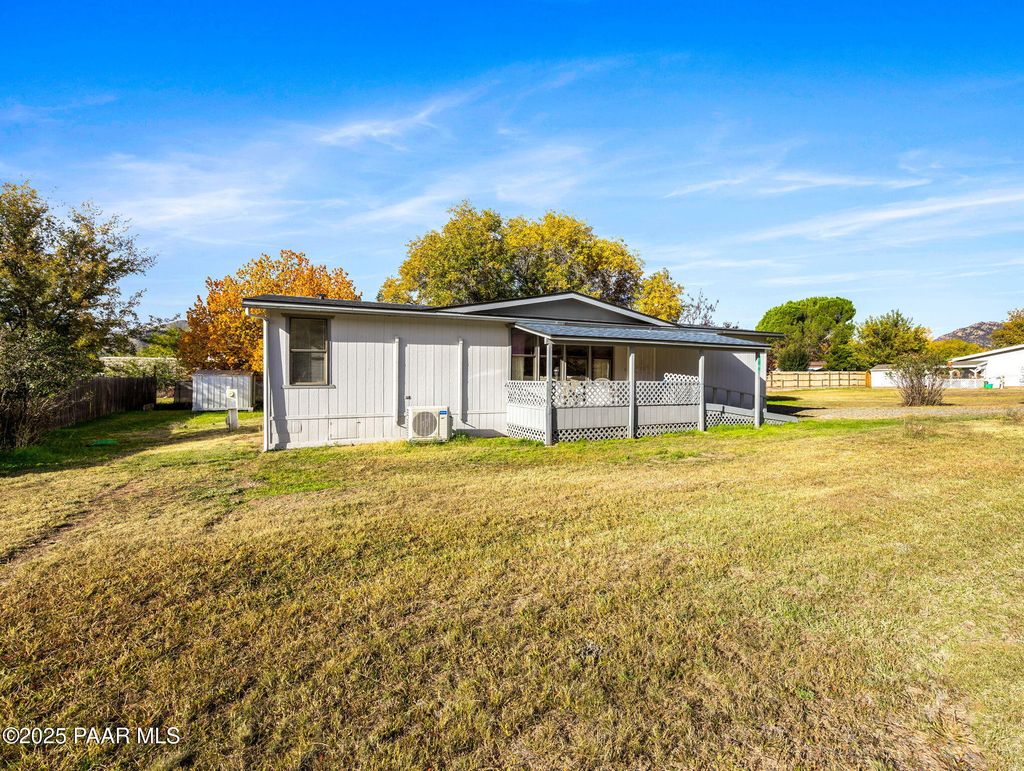 Photo of 18278 S Henley Avenue, Peeples Valley, AZ 86332 (MLS # 1077620)