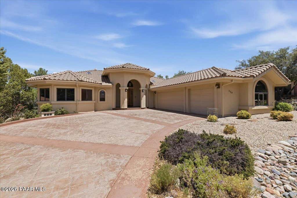 Photo of 230 Crestwood E, Prescott, AZ 86303 (MLS # 1083001)