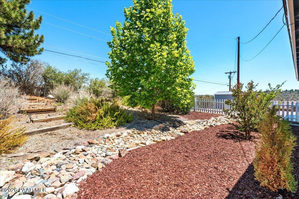 Photo of 1832 Emerald Drive, Prescott, AZ 86301 (MLS # 1082143)