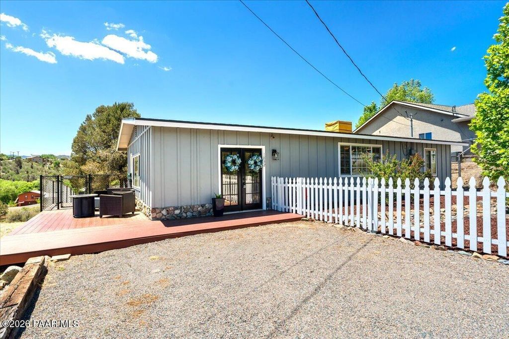 Photo of 1832 Emerald Drive, Prescott, AZ 86301 (MLS # 1082143)