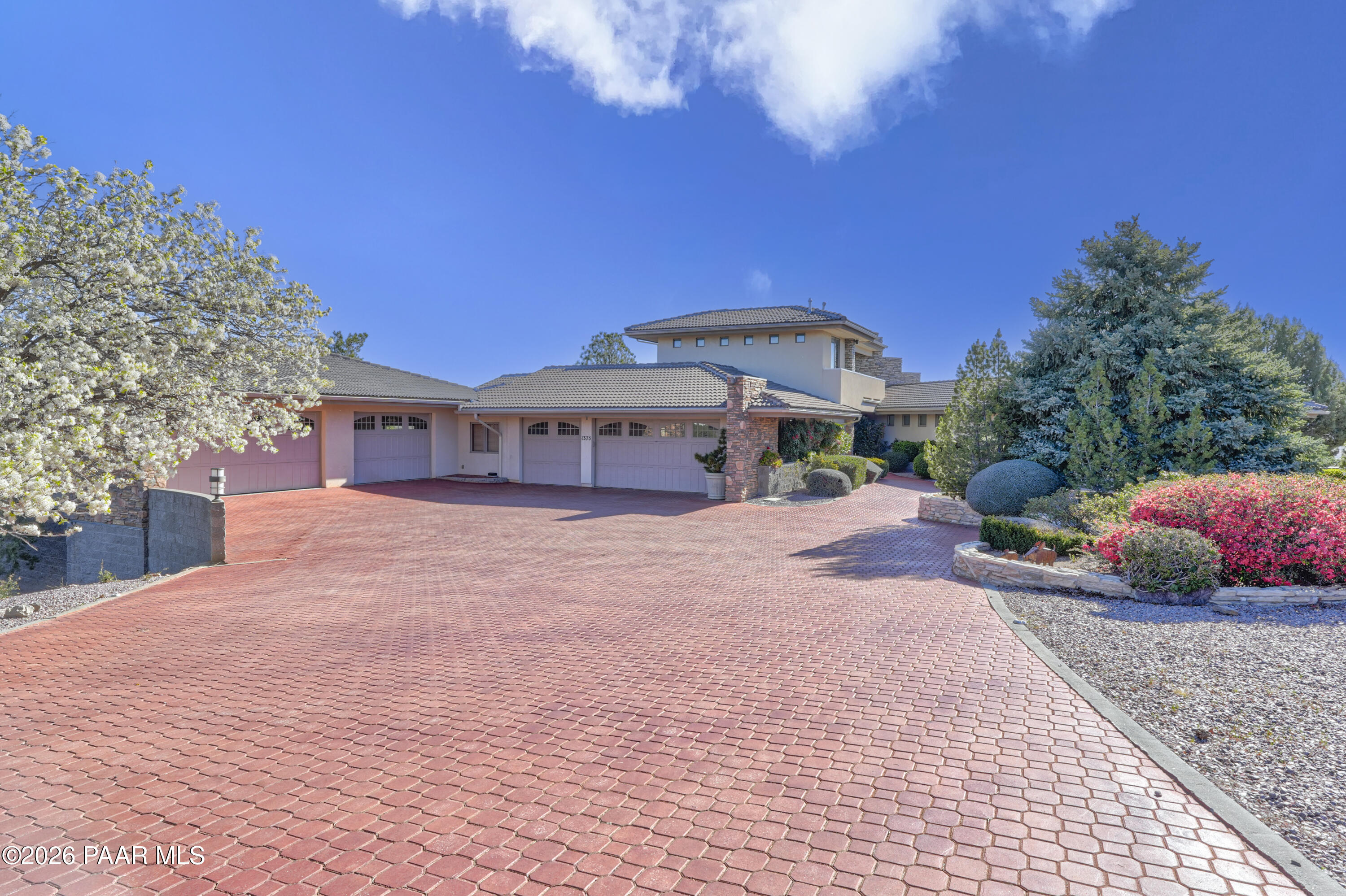 1375 N Overlook Drive