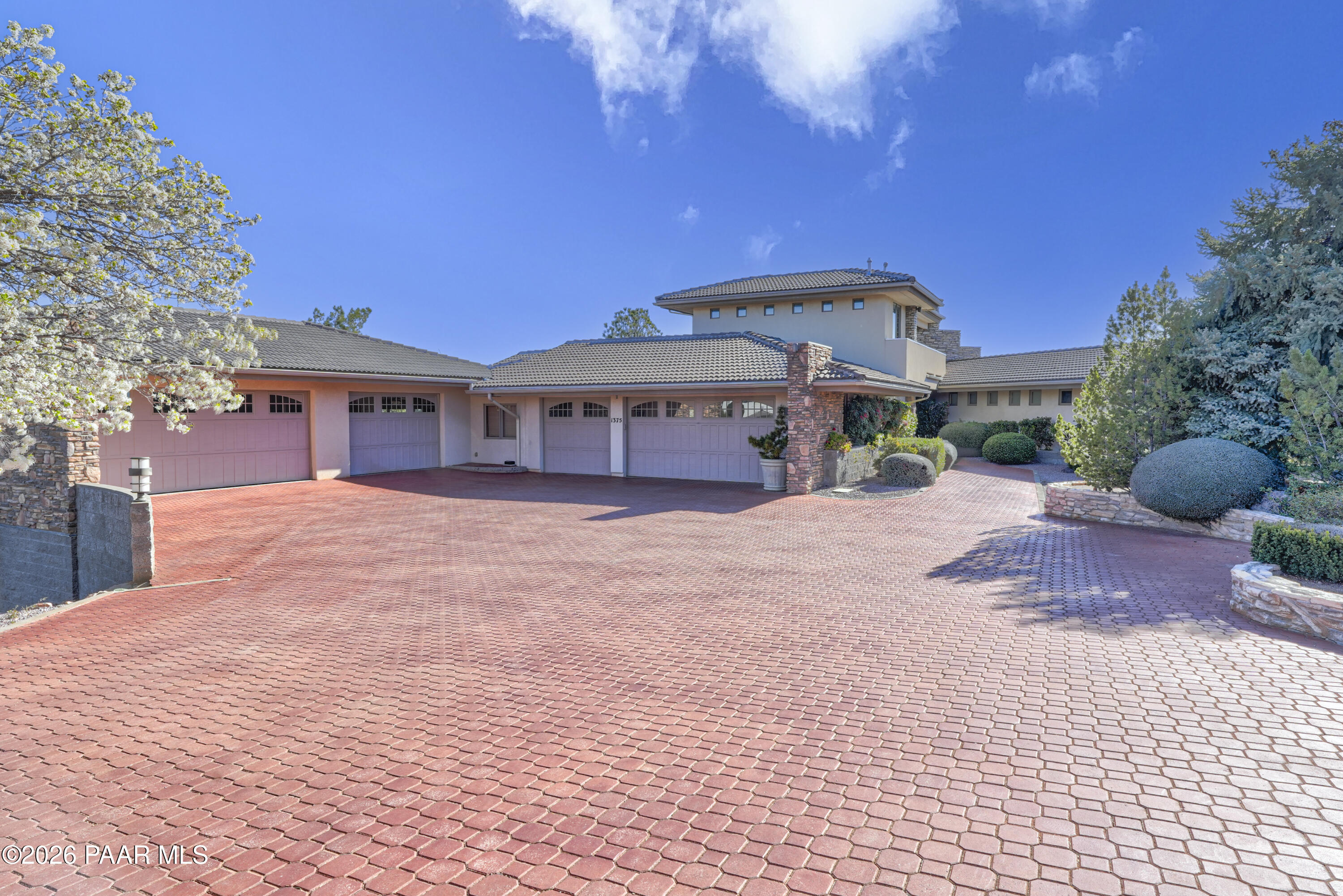 1375 N Overlook Drive