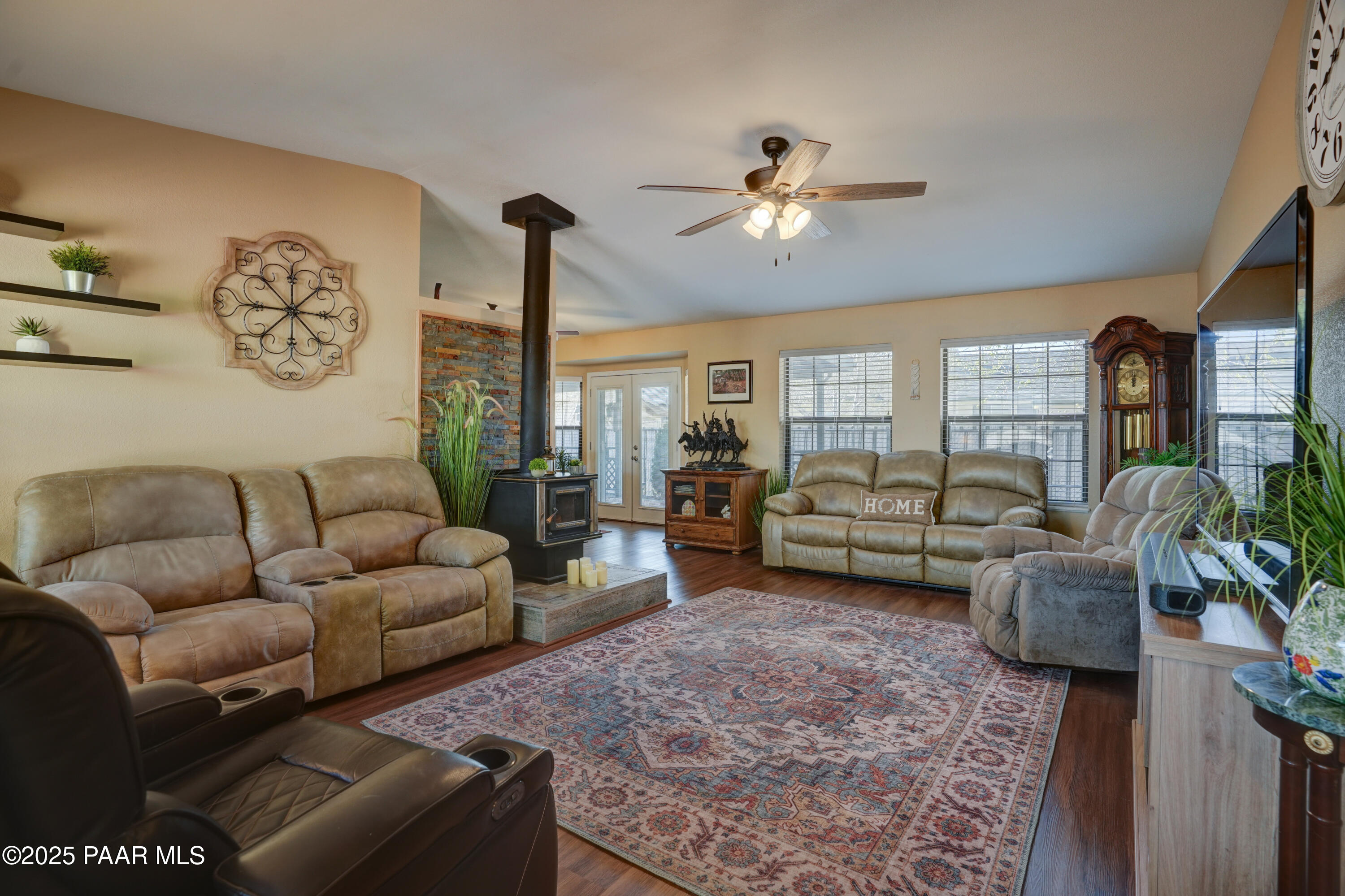 Prescott Valley, Arizona 86314, United States, 3 Bedrooms Bedrooms, ,2 BathroomsBathrooms,Residential,Pending,111440