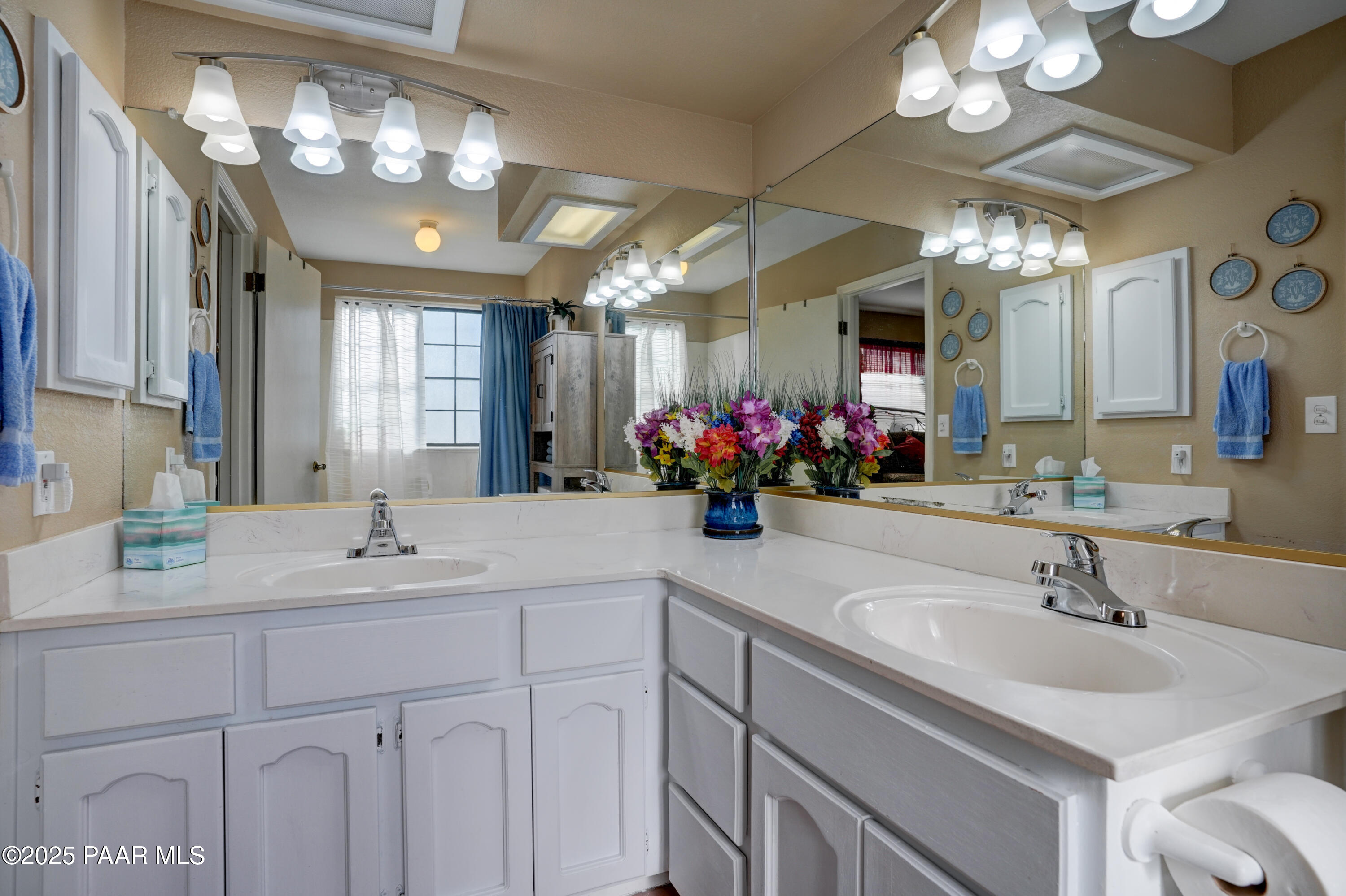 Prescott Valley, Arizona 86314, United States, 3 Bedrooms Bedrooms, ,2 BathroomsBathrooms,Residential,Pending,111440