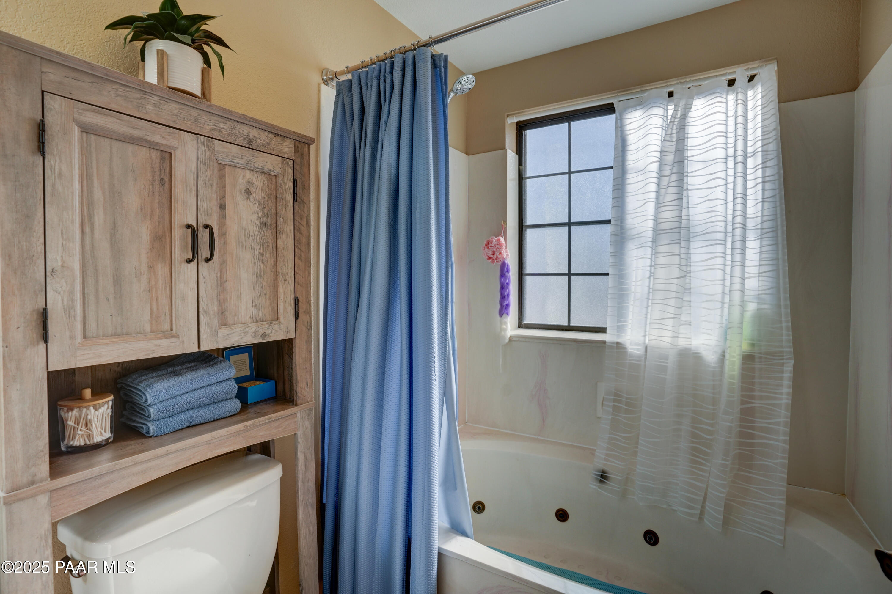 Prescott Valley, Arizona 86314, United States, 3 Bedrooms Bedrooms, ,2 BathroomsBathrooms,Residential,Pending,111440