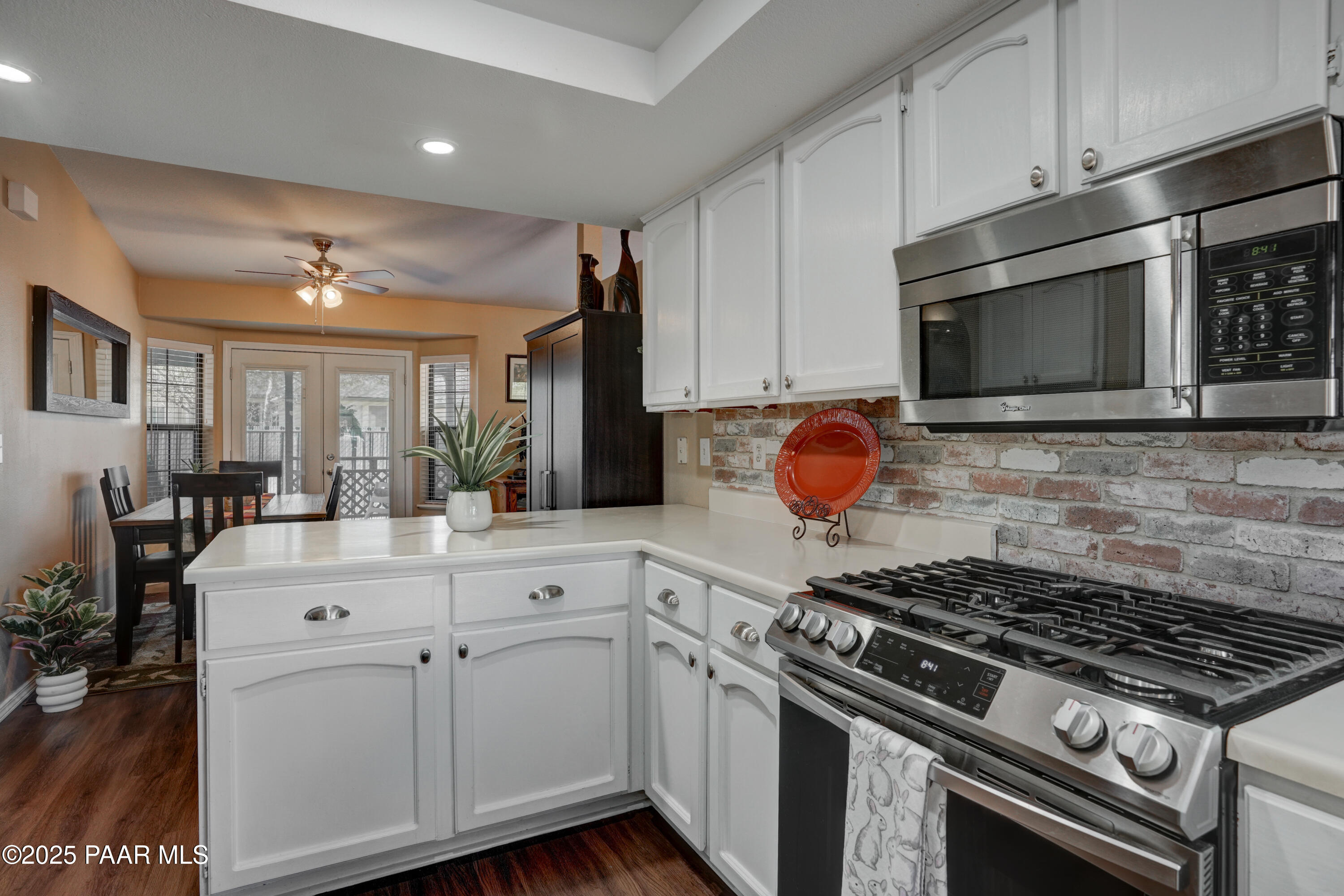 Prescott Valley, Arizona 86314, United States, 3 Bedrooms Bedrooms, ,2 BathroomsBathrooms,Residential,Pending,111440