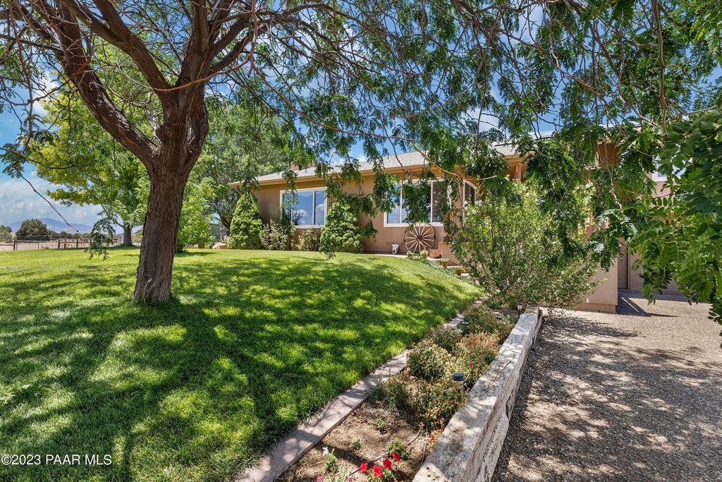 Photo of 3874 N Reed Road, Chino Valley, AZ 86323 (MLS # 1077200)