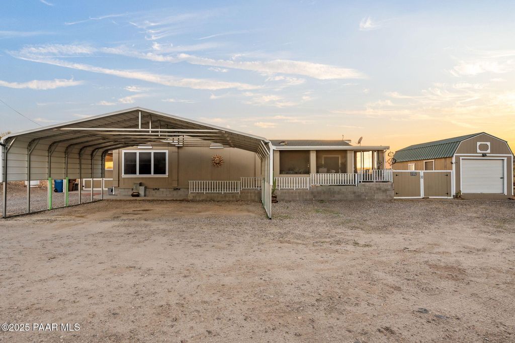 Photo of 1260 S 325th Avenue, Wickenburg, AZ 85390 (MLS # 1077847)