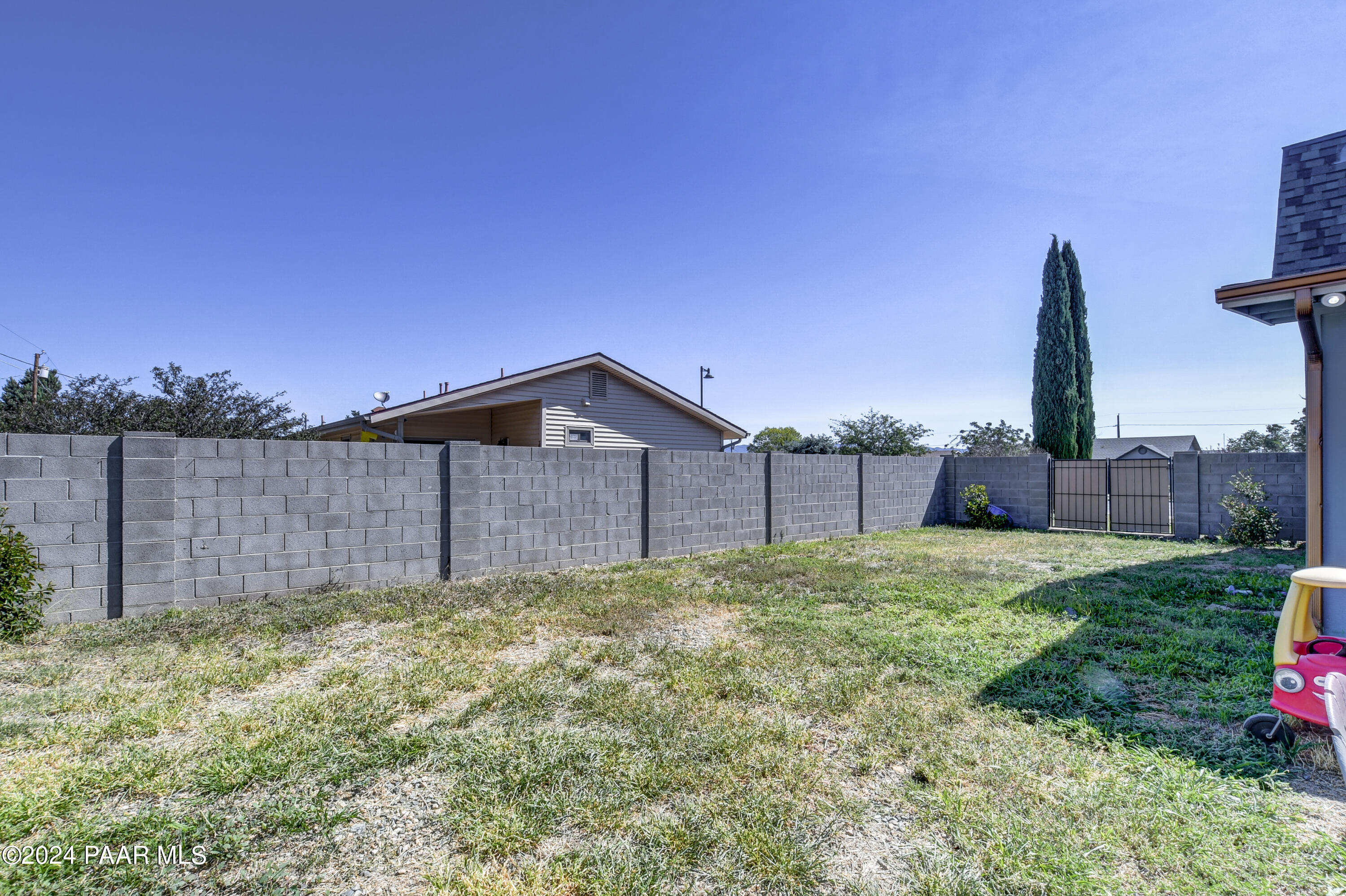 3616 N Navajo Drive