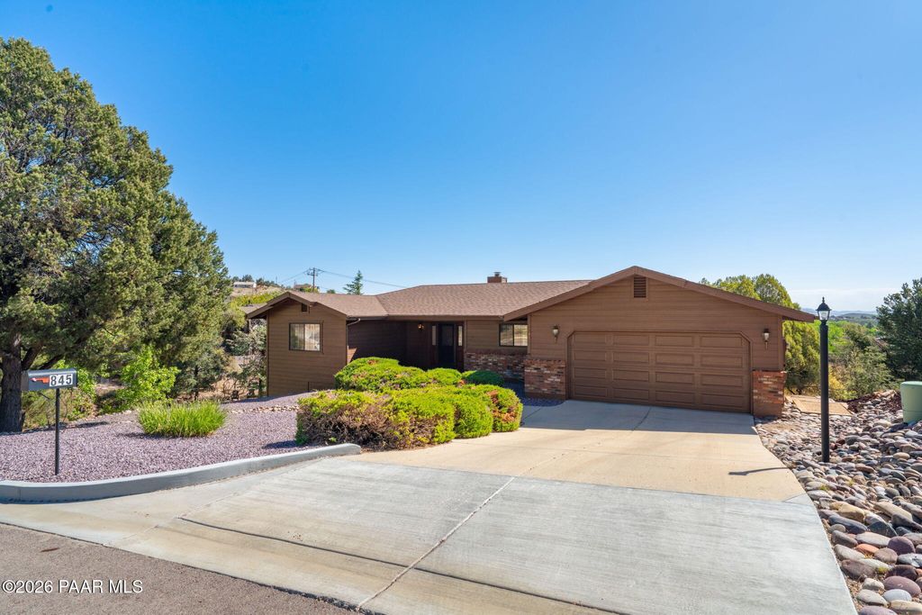 Photo of 845 Sunrise Boulevard, Prescott, AZ 86301 (MLS # 1081474)