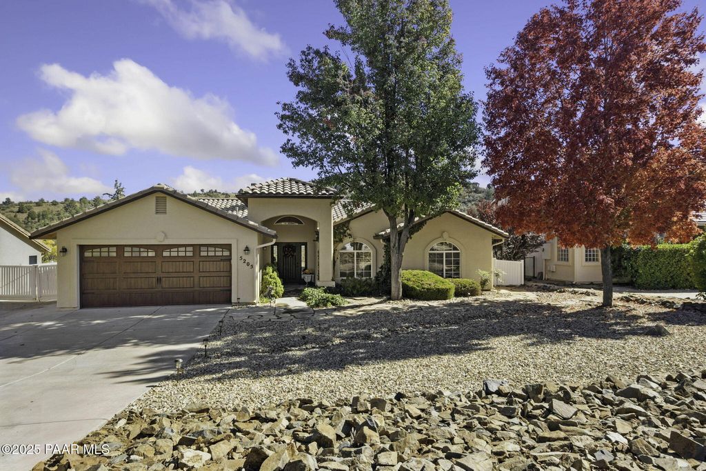 Photo of 5205 E Creekview Lane, Prescott, AZ 86303 (MLS # 1077484)