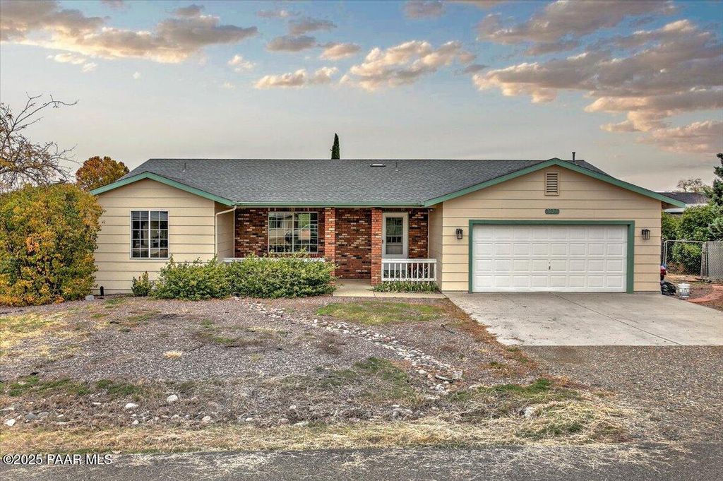 Photo of 7625 E Paseo Hermoso, Prescott Valley, AZ 86314 (MLS # 1077951)