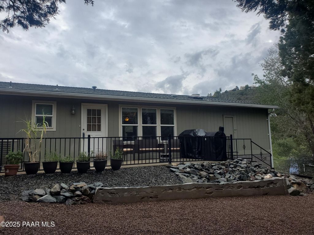 Photo of 630 S Hill Drive, Prescott, AZ 86303 (MLS # 1077114)