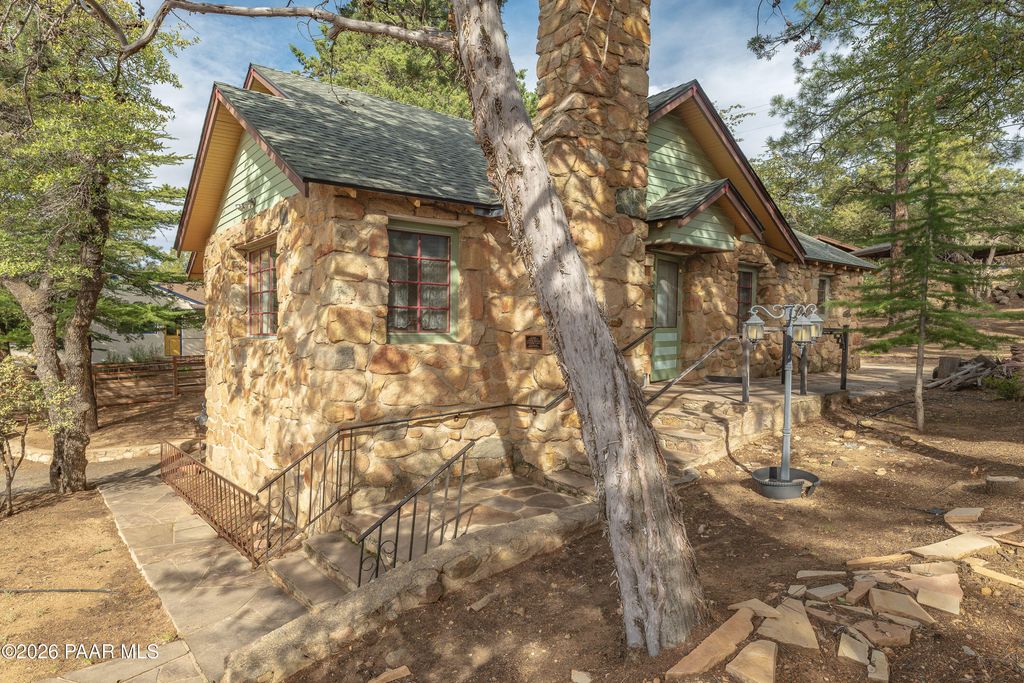 Photo of 1093 Old Hassayampa Lane, Prescott, AZ 86303 (MLS # 1080562)
