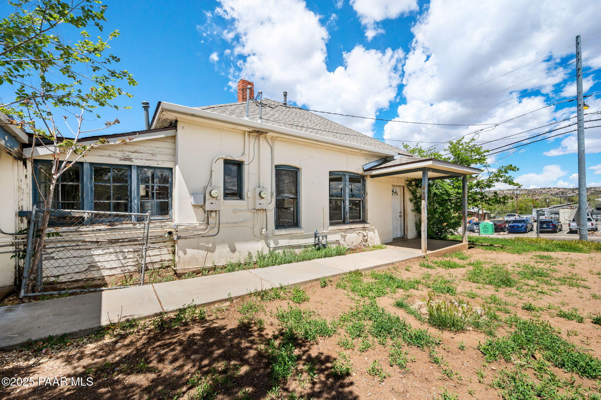 234 N Arizona Avenue