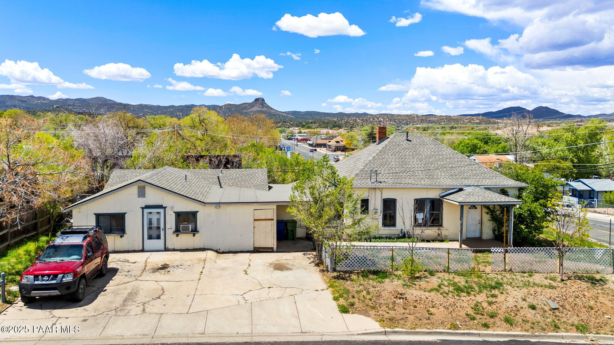 234 N Arizona Avenue