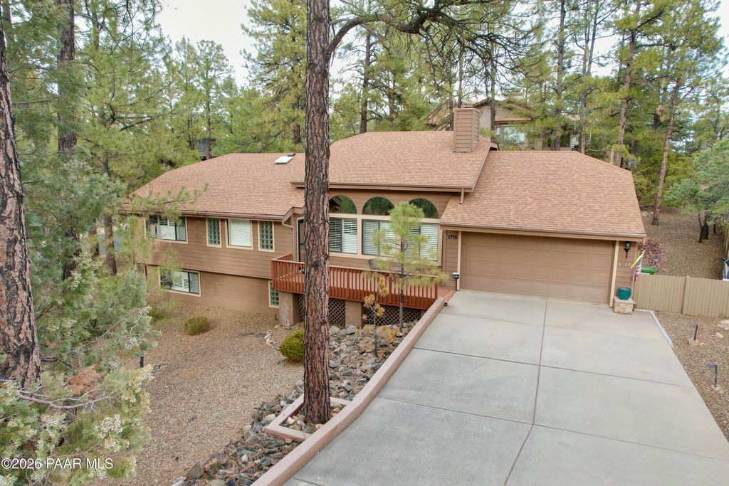 Photo of 1715 Rolling Hills Drive, Prescott, AZ 86303 (MLS # 1078556)