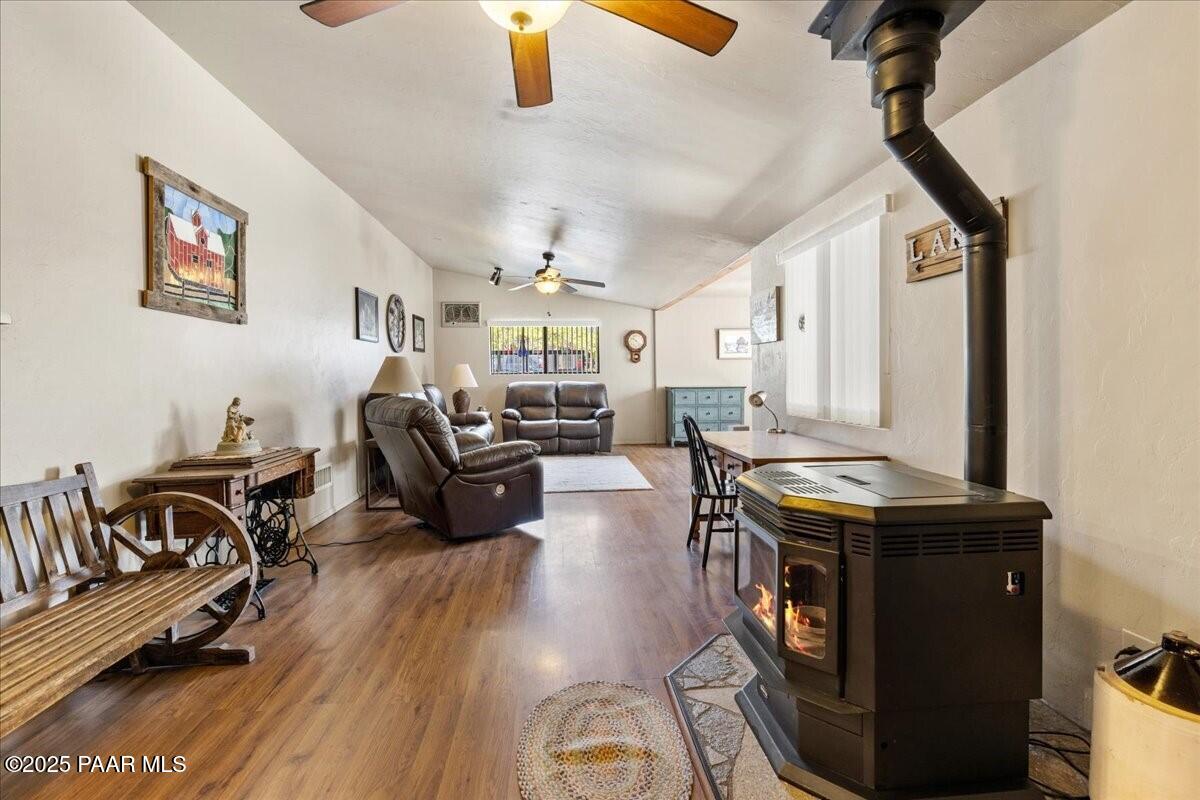 1819 Mountain View Lane