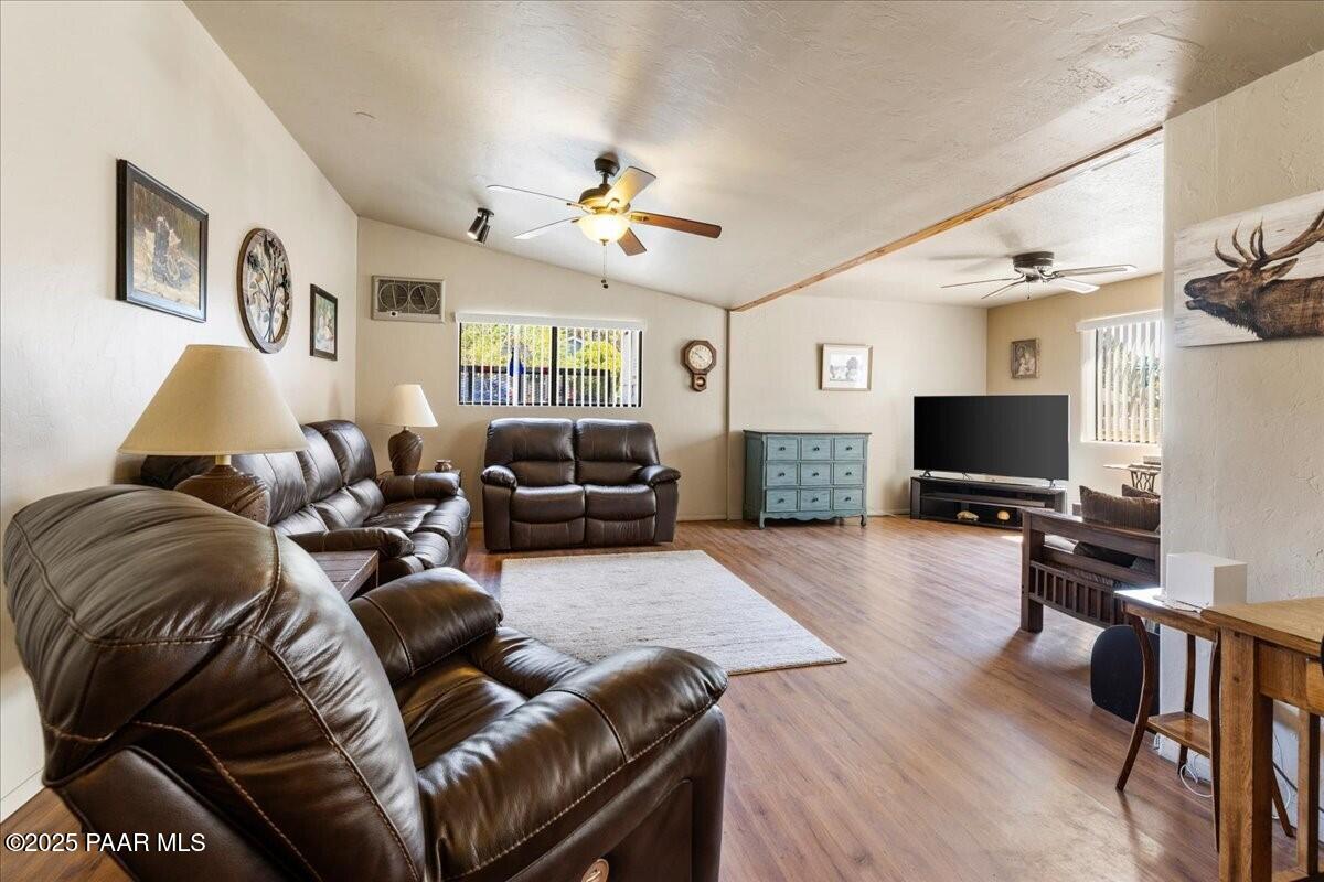 1819 Mountain View Lane