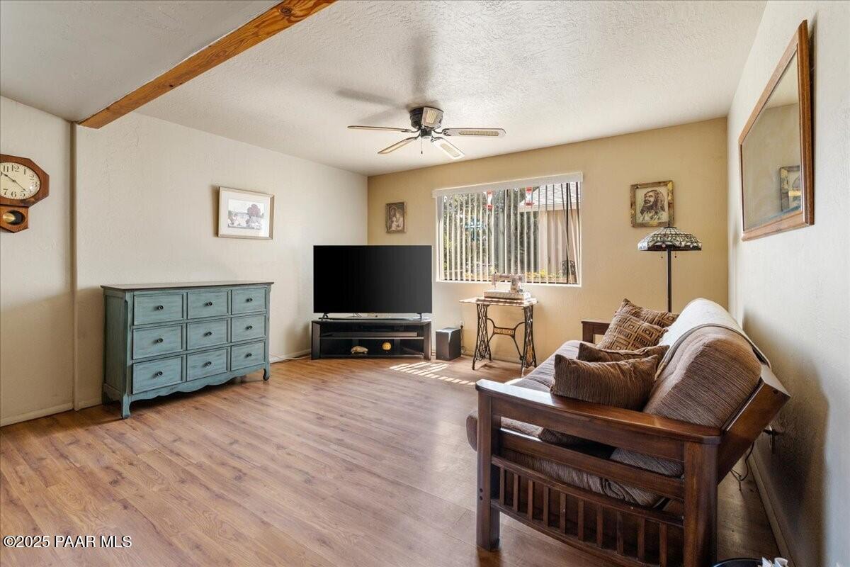1819 Mountain View Lane