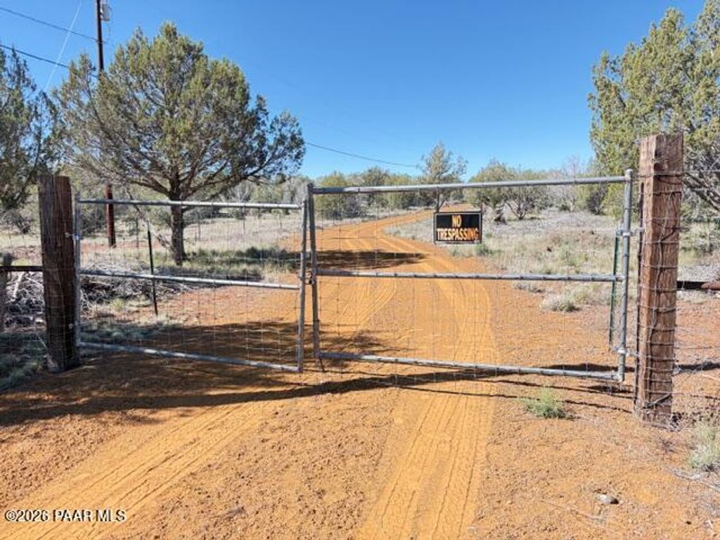Photo of 4176 N Double A Ranch Road, Williams, AZ 86046 (MLS # 1081316)