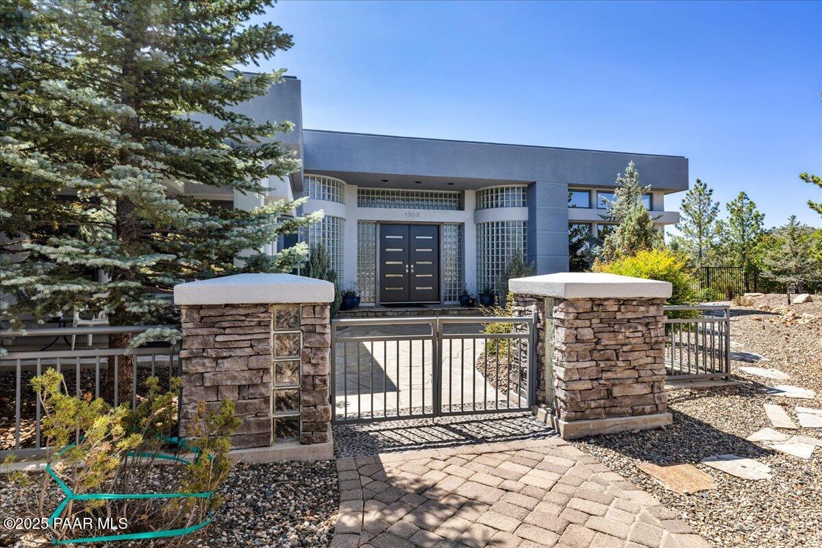 1369 Sierry Peaks Drive