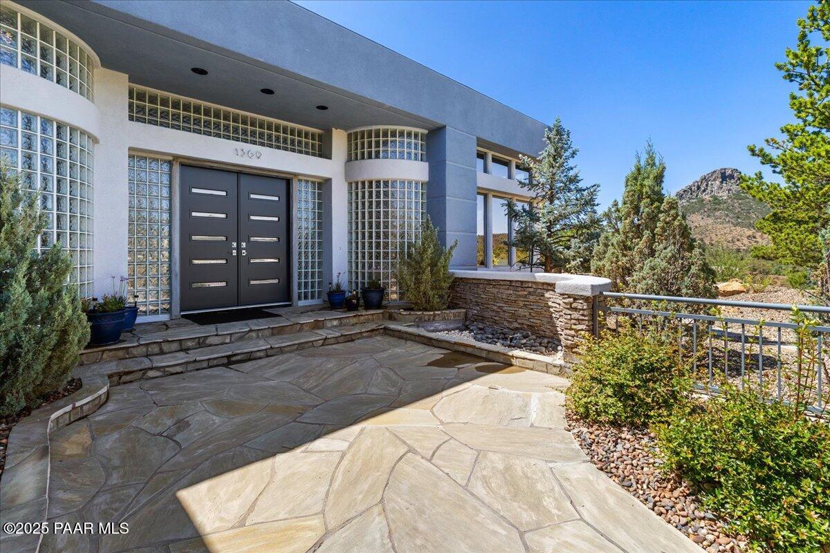1369 Sierry Peaks Drive