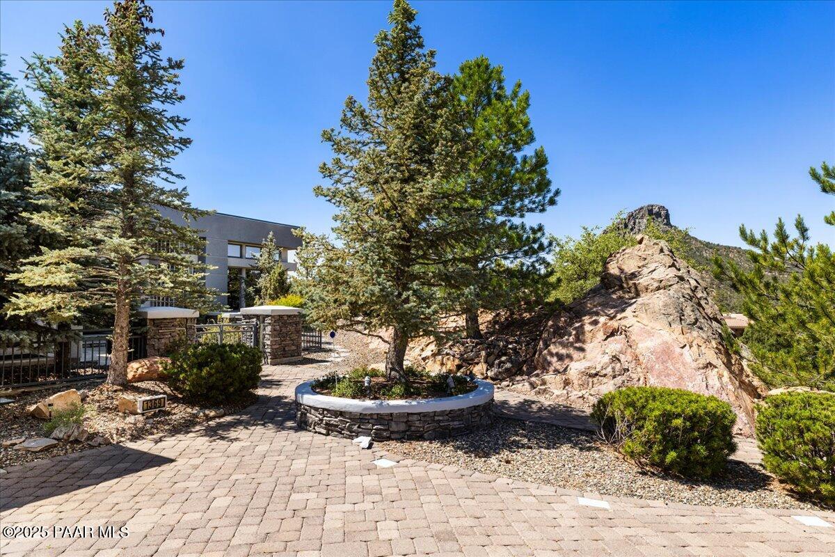 1369 Sierry Peaks Drive