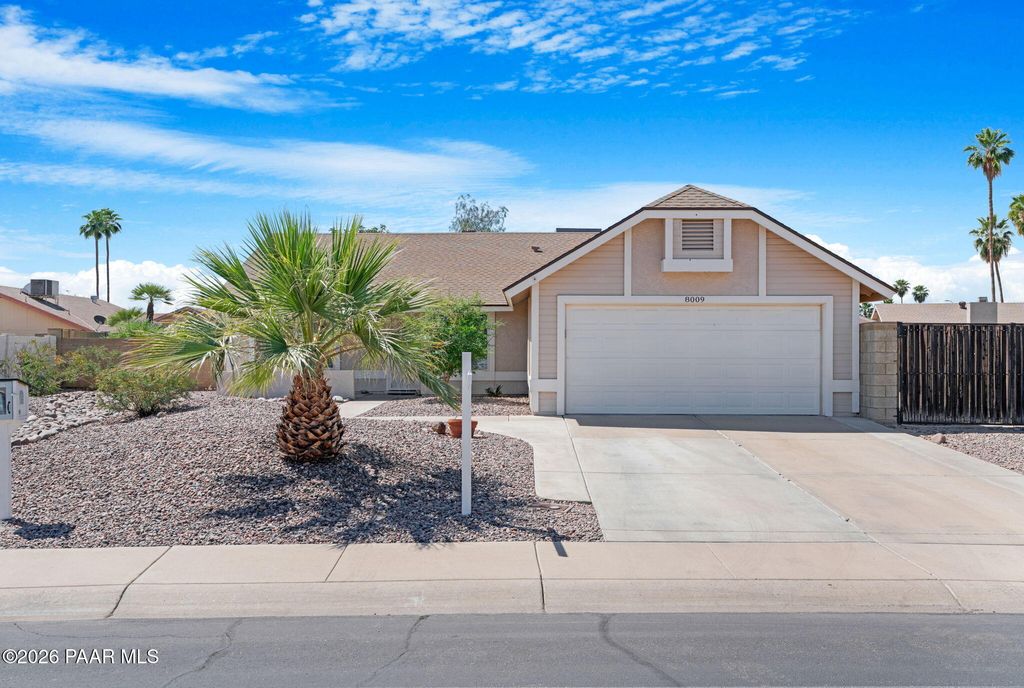 Photo of 8009 W Pershing Avenue, Peoria, AZ 85381 (MLS # 1081125)