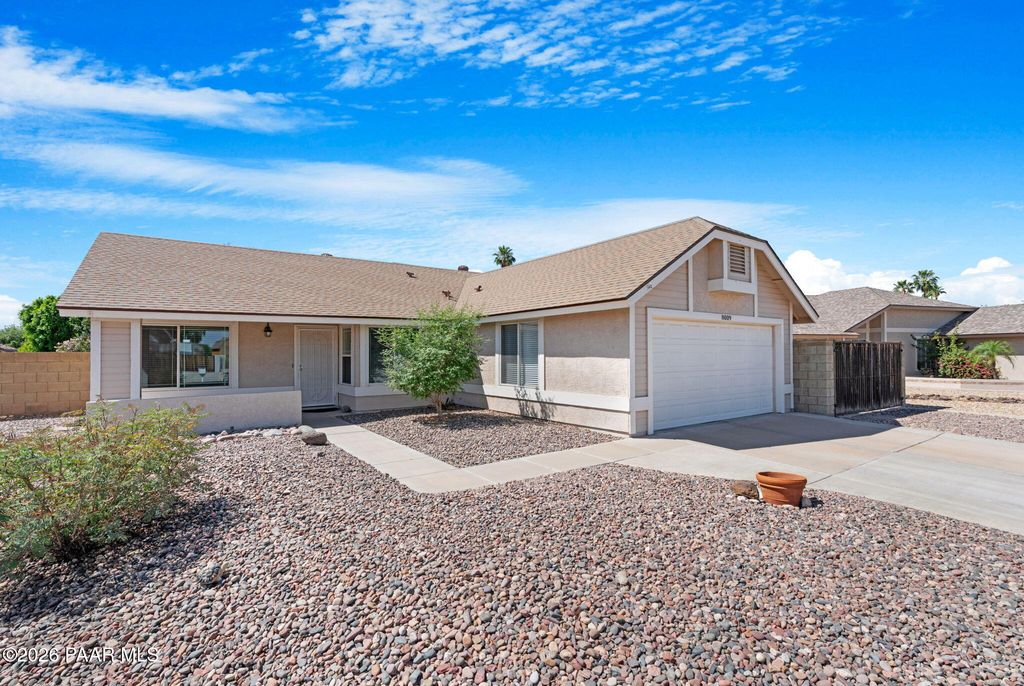 Photo of 8009 W Pershing Avenue, Peoria, AZ 85381 (MLS # 1081125)