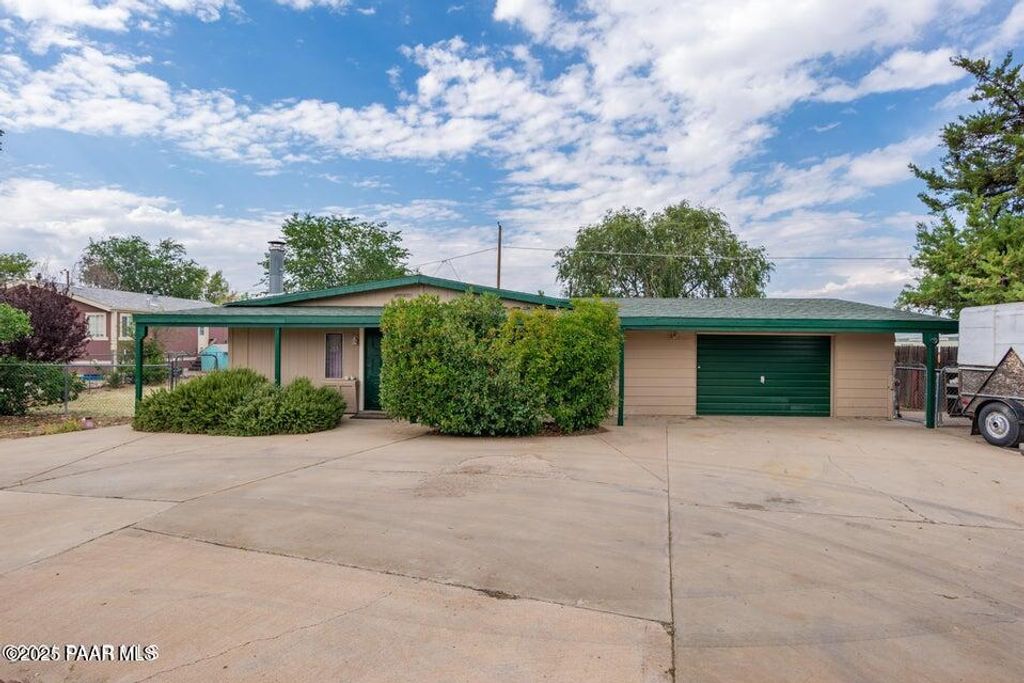 Photo of 4537 N Katie Circle #East, Prescott Valley, AZ 86314 (MLS # 1078325)