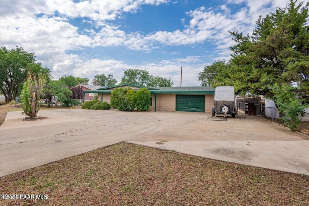 Photo of 4537 N Katie Circle #East, Prescott Valley, AZ 86314 (MLS # 1078325)