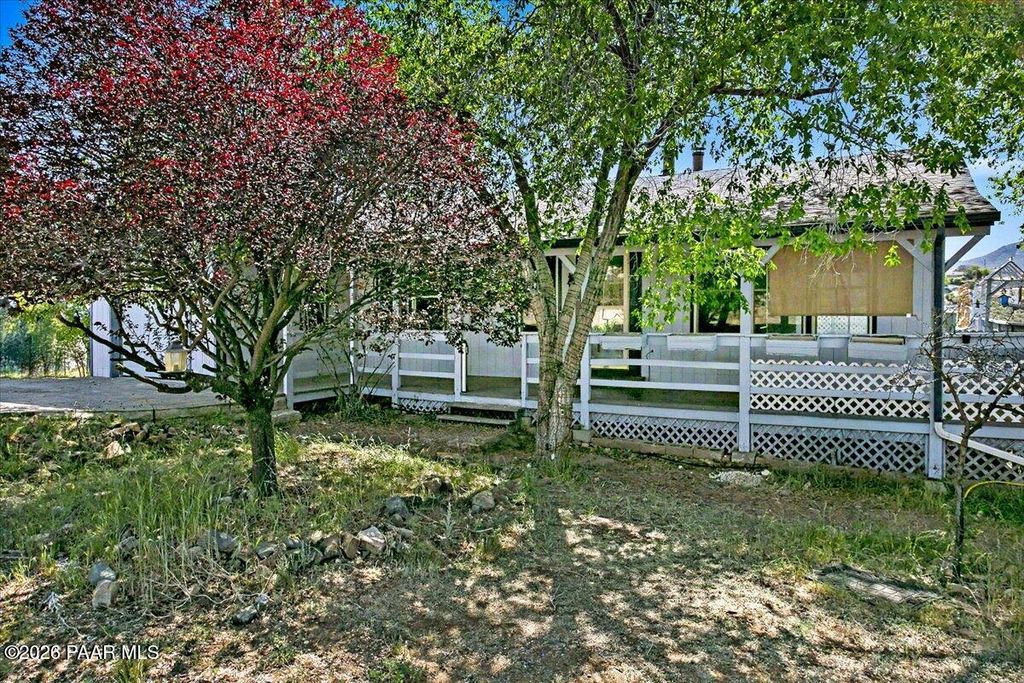 Photo of 1211 N Susan Drive, Prescott, AZ 86301 (MLS # 1081359)