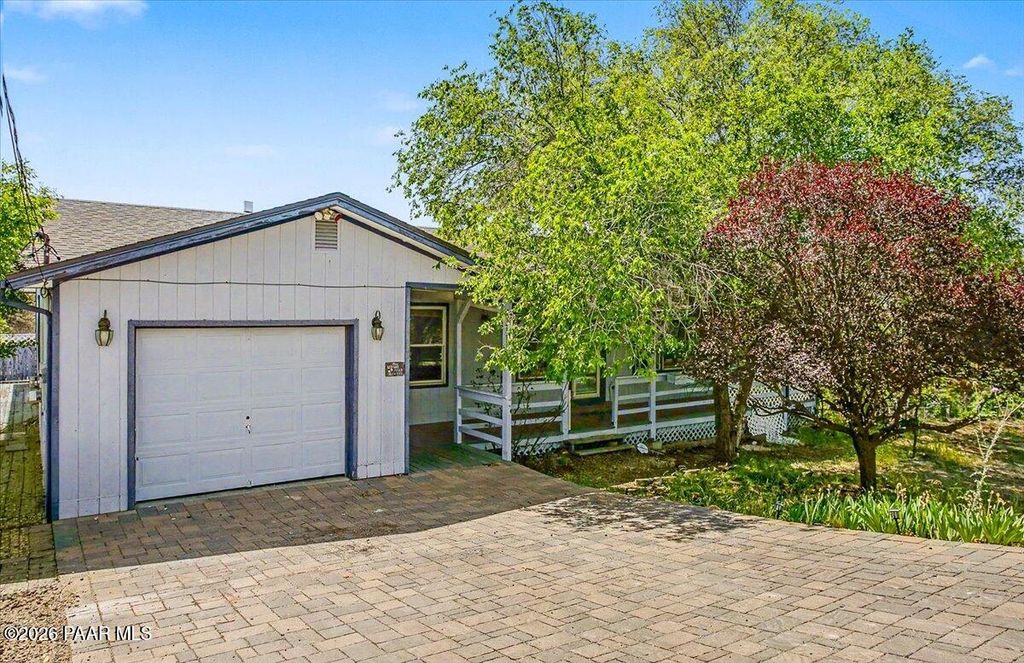 Photo of 1211 N Susan Drive, Prescott, AZ 86301 (MLS # 1081359)