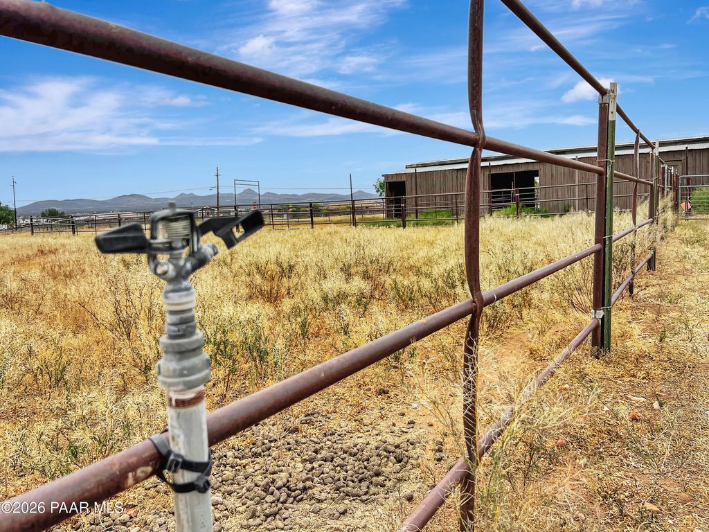 Photo of 25055 N Naples Street, Paulden, AZ 86334 (MLS # 1081771)