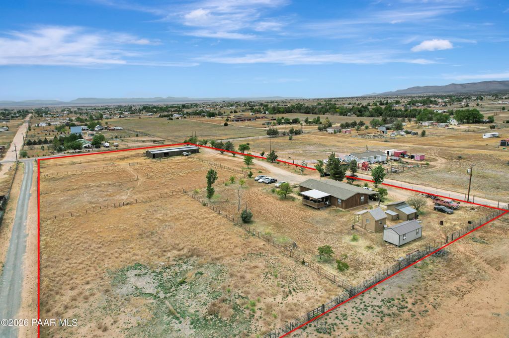 Photo of 25055 N Naples Street, Paulden, AZ 86334 (MLS # 1081771)