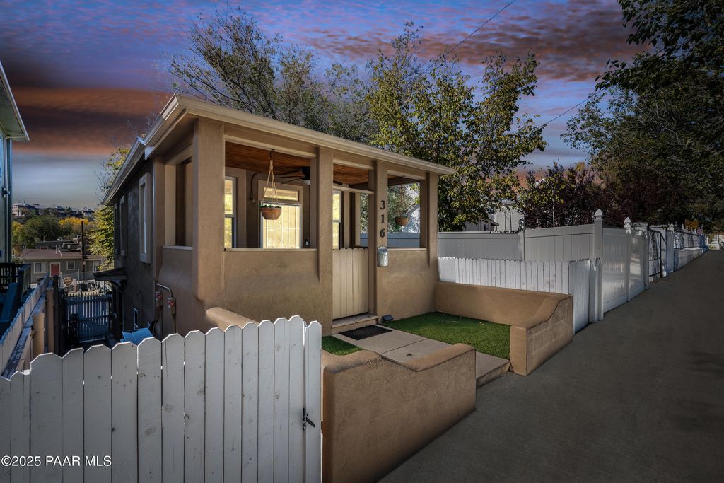 Photo of 316 S Cortez Street, Prescott, AZ 86303 (MLS # 1077655)