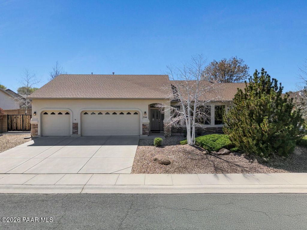 Photo of 7744 N Sage Vista Vis, Prescott Valley, AZ 86315 (MLS # 1080641)