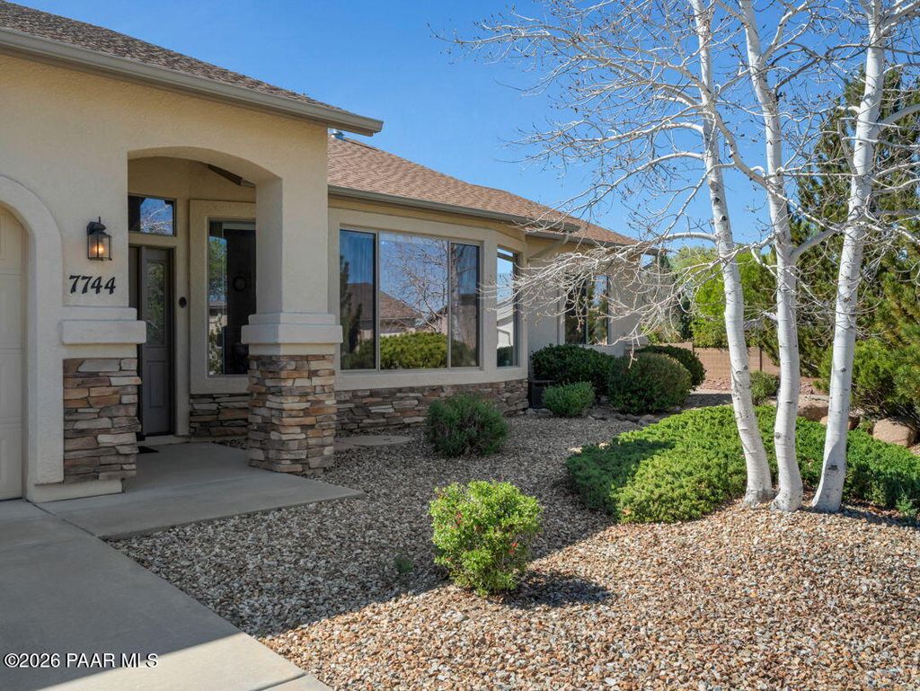 Photo of 7744 N Sage Vista Vis, Prescott Valley, AZ 86315 (MLS # 1080641)