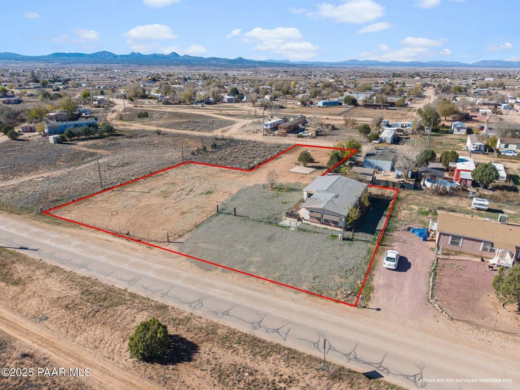 Photo of 25350 N Enid Drive, Paulden, AZ 86334 (MLS # 1078115)