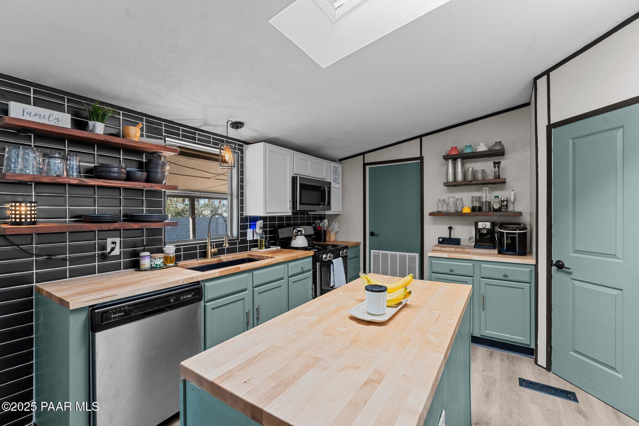 266 W Gompers Circle