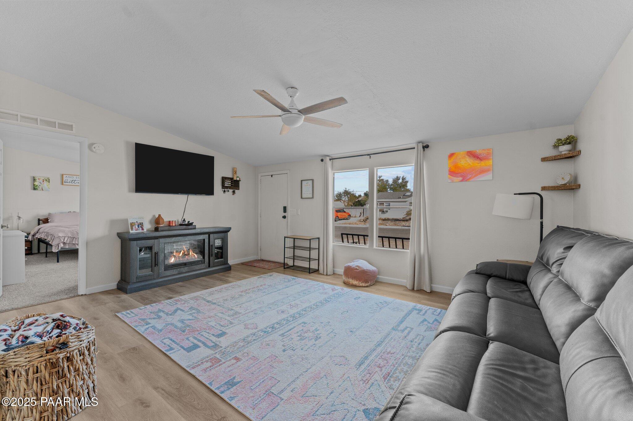 266 W Gompers Circle