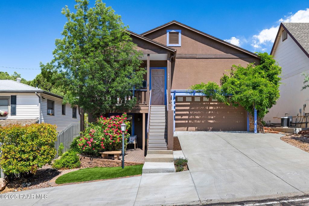 Photo of 245 S Hardin Street, Prescott, AZ 86303 (MLS # 1076952)